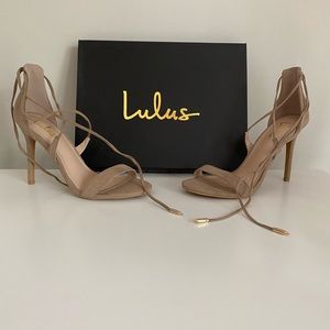 ✨NIB Lulu’s Taupe Suede Heels
